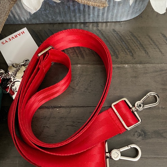 Harveys Seatbelt Holiday Wreath Crossbody Backpack - Picture 8 of 8